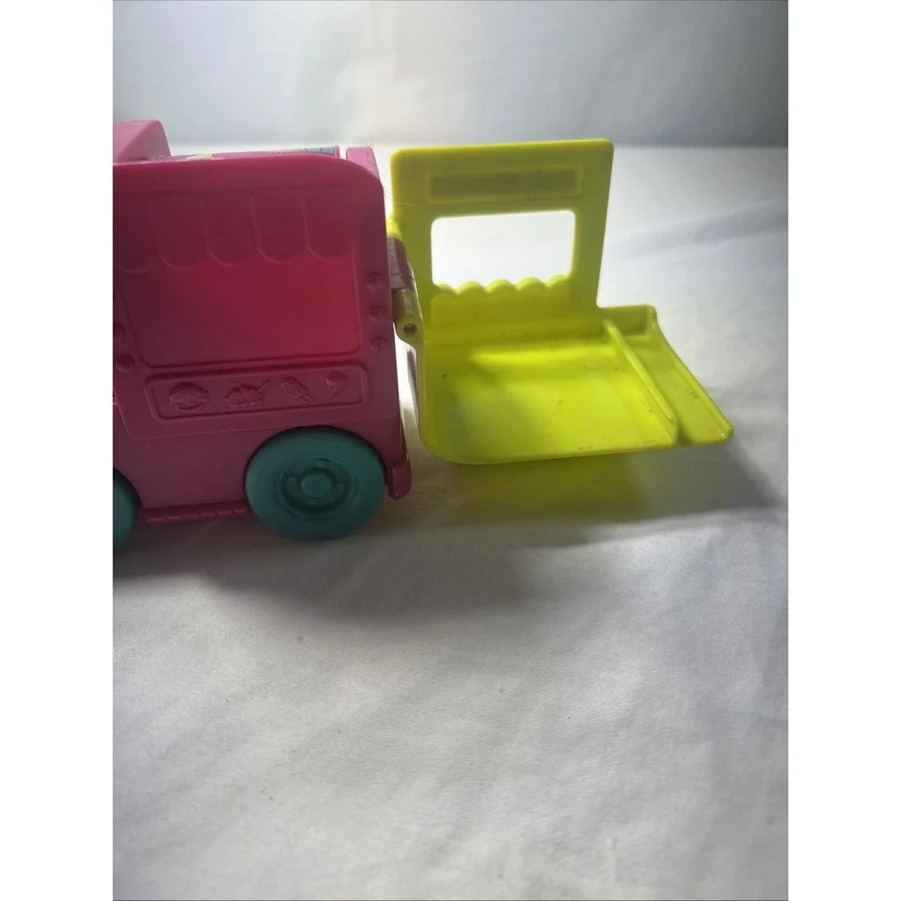 Playskool Food Van Truck Lid opens to reveal a Spinning Wheel 2015 Hasbro C-048B